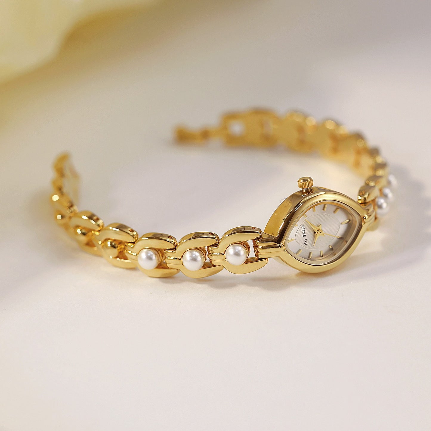 Perla Pearl Bracelet Watch