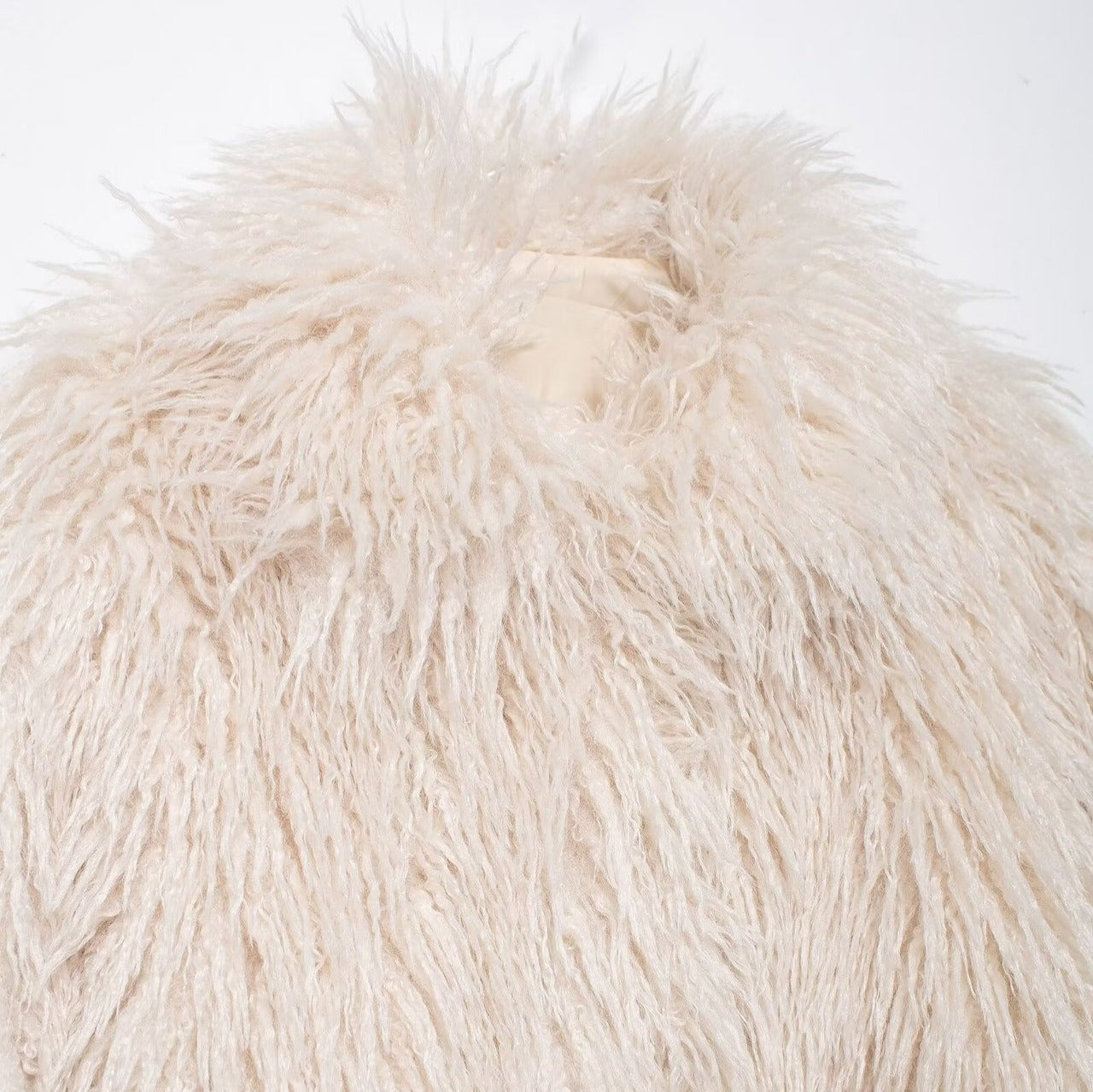 Faux Fur Jacket - Women’s Shaggy Long Sleeved Short Faux Fur coat