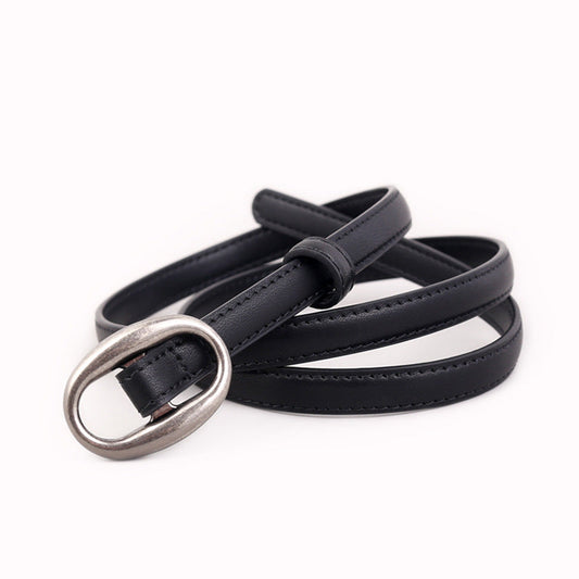 Women's belt for jeans with sleek design and sturdy buckle.