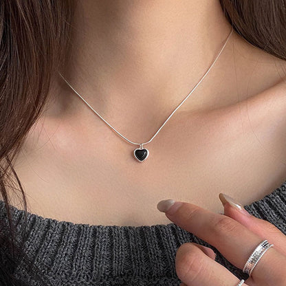 Maridel Black Heart Pendant Necklace