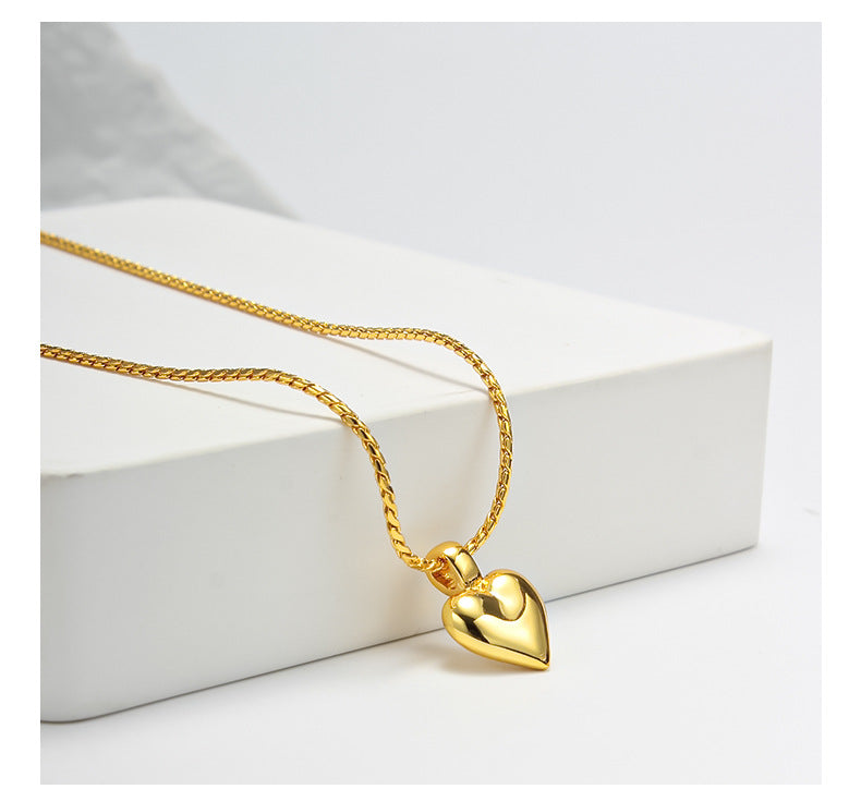 Daphne Heart Pendant Necklace