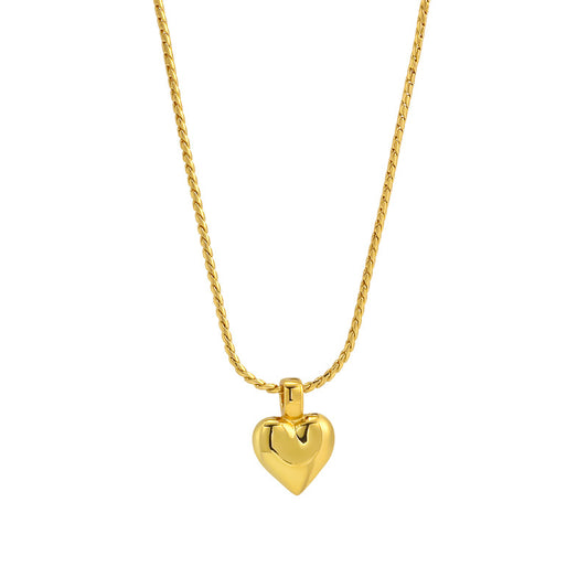 Daphne Heart Pendant Necklace